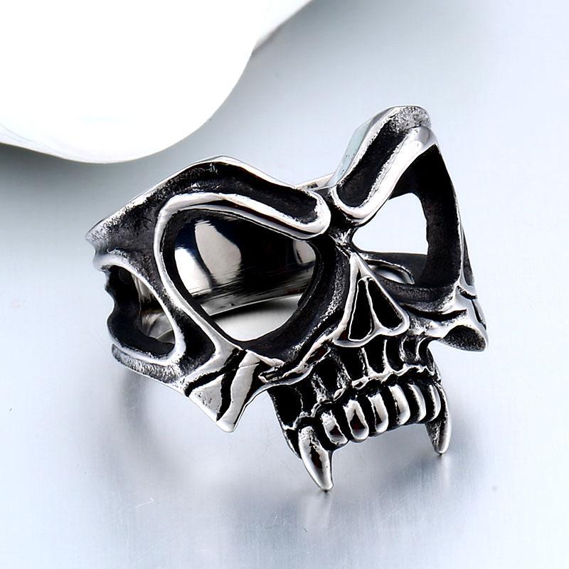 Metal Vampire Skull Ring with Fangs - Heavy Metal Jewelry Clothing 